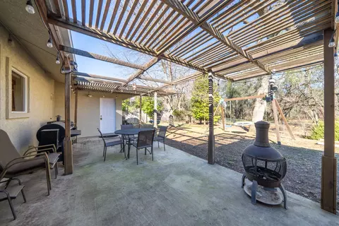 896 Fountain Cir, Redding, CA 96003 photo 34