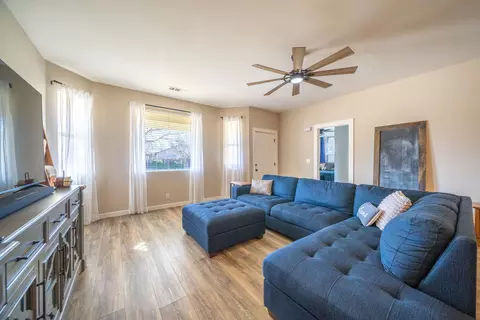 896 Fountain Cir, Redding, CA 96003 photo 10