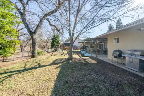 896 Fountain Cir, Redding, CA 96003 photo 39