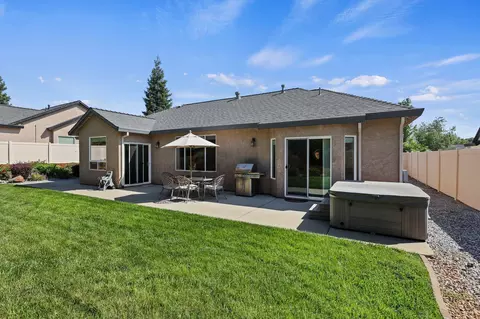 Exterior - 3776 Mario Ave, Redding, CA 96001 photo 4 of 5