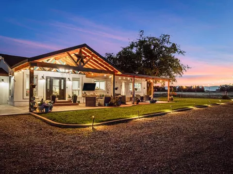 20050 Plains Dr, Red Bluff, CA 96080