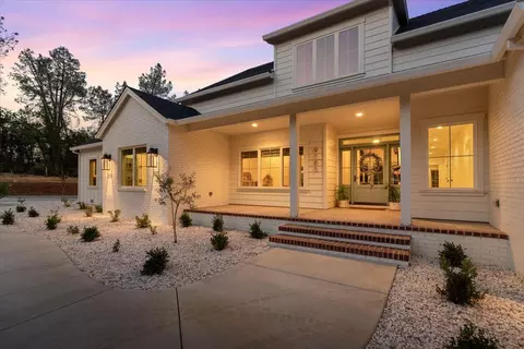 9185 Silver King Rd, Redding, CA 96001
