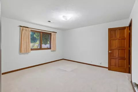 Bedroom - 2535 Phil Ct, Redding, CA 96002 photo 6 of 7