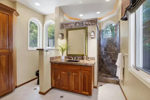 Bath - 2535 Phil Ct, Redding, CA 96002 photo 1 of 11