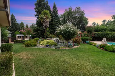 Exterior - 2535 Phil Ct, Redding, CA 96002 photo 16 of 19
