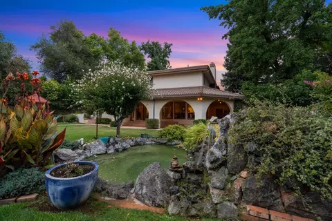 Exterior - 2535 Phil Ct, Redding, CA 96002 photo 14 of 19