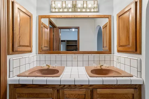 Bath - 2535 Phil Ct, Redding, CA 96002 photo 7 of 11