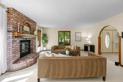 Living - 2535 Phil Ct, Redding, CA 96002 photo 8 of 8