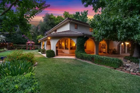 Exterior - 2535 Phil Ct, Redding, CA 96002 photo 9 of 19