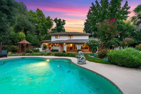 2535 Phil Ct, Redding, CA 96002