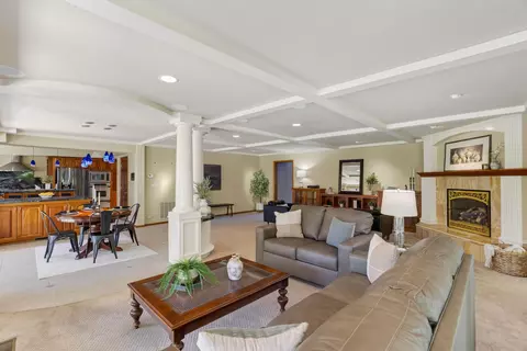 Living - 2535 Phil Ct, Redding, CA 96002 photo 5 of 8