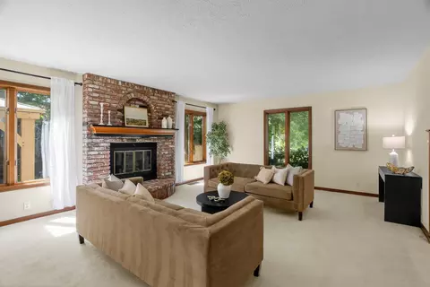 Living - 2535 Phil Ct, Redding, CA 96002 photo 6 of 8
