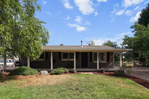 19810 1st St, Cottonwood, CA 96022