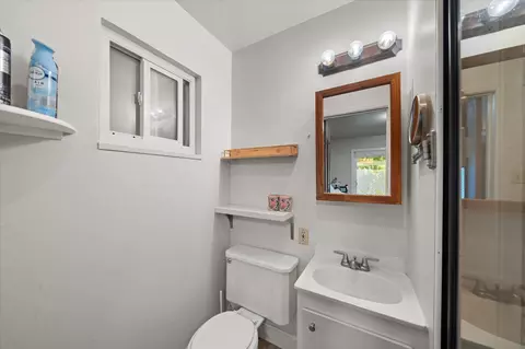 Bath - 2986 Yana Ave, Redding, CA 96002 photo 1 of 2