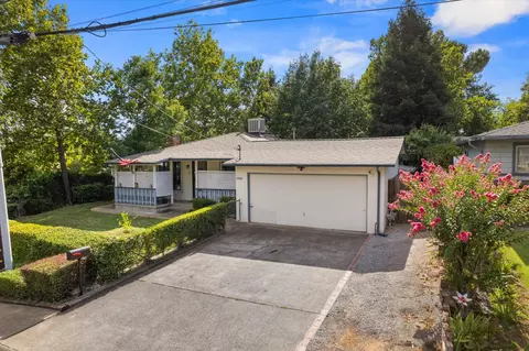 2986 Yana Ave, Redding, CA 96002