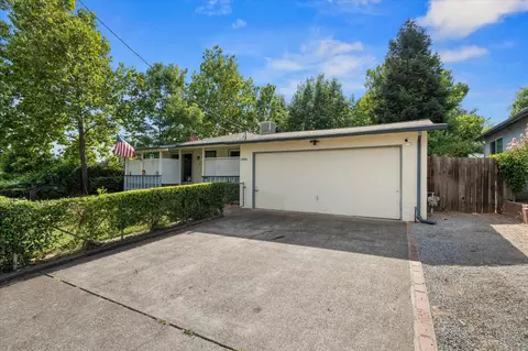 Exterior - 2986 Yana Ave, Redding, CA 96002 photo 17 of 18