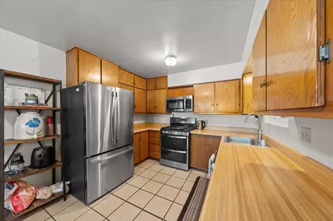 Kitchen - 2986 Yana Ave, Redding, CA 96002 photo 1 of 2