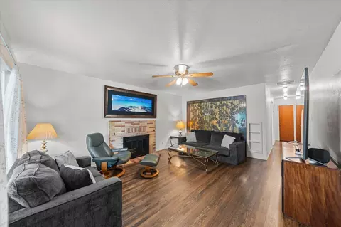 Living - 2986 Yana Ave, Redding, CA 96002 photo 1 of 3