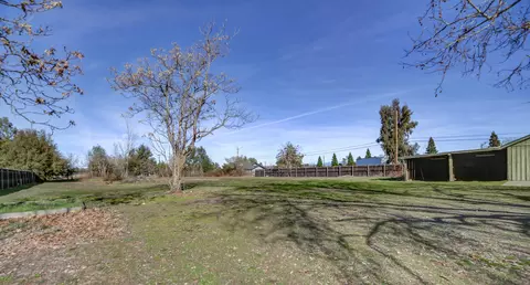 20882 Fig Tree Ln, Redding, CA 96002 photo 4
