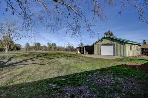 20882 Fig Tree Ln, Redding, CA 96002 photo 5