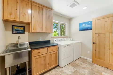 8000 Osprey Ln, Weed, CA 96094 photo 9