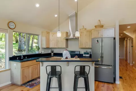 8000 Osprey Ln, Weed, CA 96094 photo 17