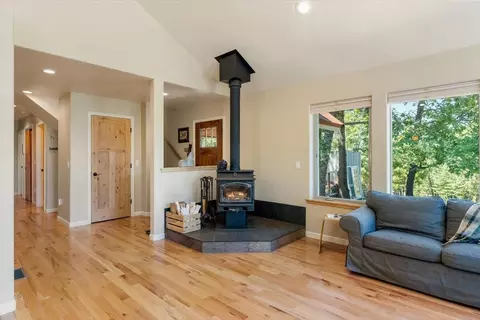8000 Osprey Ln, Weed, CA 96094 photo 11