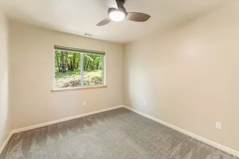 8000 Osprey Ln, Weed, CA 96094 photo 23
