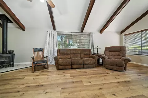 19759 Sweetwater Trl, Redding, CA 96003 photo 3