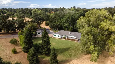 20175 Barn Owl Dr, Redding, CA 96002