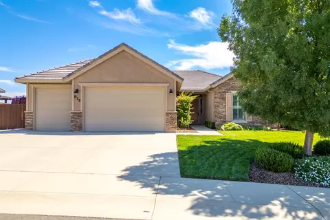 875 Wind Cove Dr, Redding, CA 96001