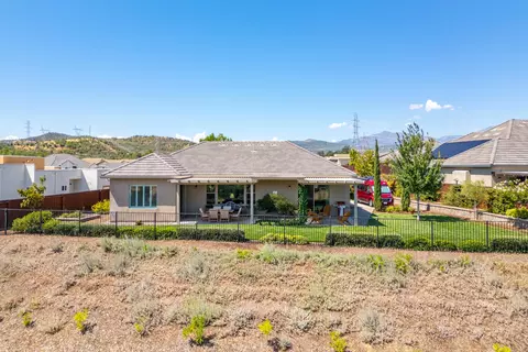 Exterior - 875 Wind Cove Dr, Redding, CA 96001 photo 14 of 15