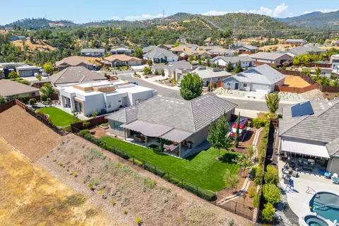 View/Area - 875 Wind Cove Dr, Redding, CA 96001 photo 1 of 4