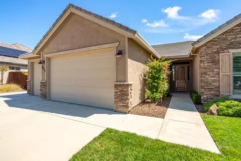 Exterior - 875 Wind Cove Dr, Redding, CA 96001 photo 2 of 15