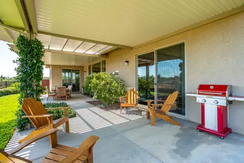 Exterior - 875 Wind Cove Dr, Redding, CA 96001 photo 5 of 15