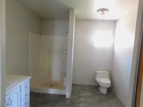 Bath - 30315 Day Rd, Mcarthur, CA 96056 photo 1 of 2