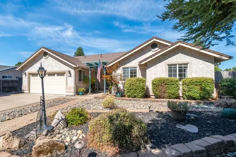 3202 Dartford Dr, Shasta Lake, CA 96019