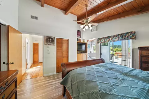 Bedroom - 10750 Dixie Rd, Red Bluff, CA 96080 photo 2 of 4