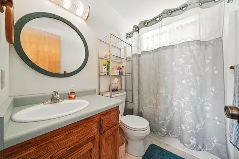 Bath - 10750 Dixie Rd, Red Bluff, CA 96080 photo 4 of 5