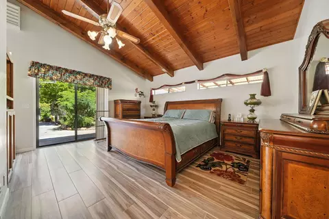 Bedroom - 10750 Dixie Rd, Red Bluff, CA 96080 photo 1 of 4