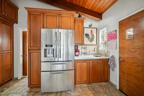 Kitchen - 10750 Dixie Rd, Red Bluff, CA 96080 photo 5 of 7