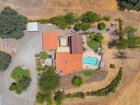 View/Area - 10750 Dixie Rd, Red Bluff, CA 96080 photo 5 of 7