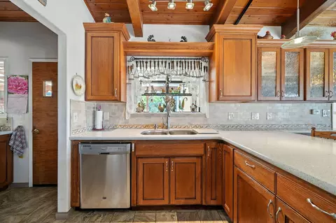 Kitchen - 10750 Dixie Rd, Red Bluff, CA 96080 photo 2 of 7
