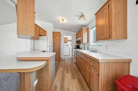 Kitchen - 10750 Dixie Rd, Red Bluff, CA 96080 photo 6 of 7