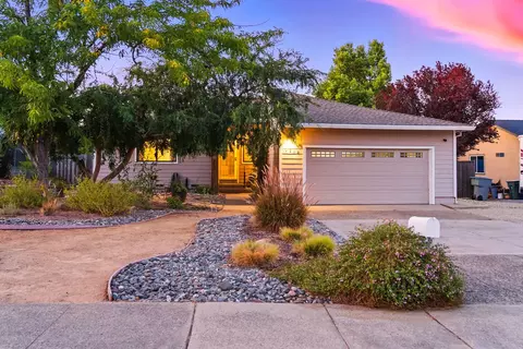 2812 Starlight Blvd, Redding, CA 96001 photo 1