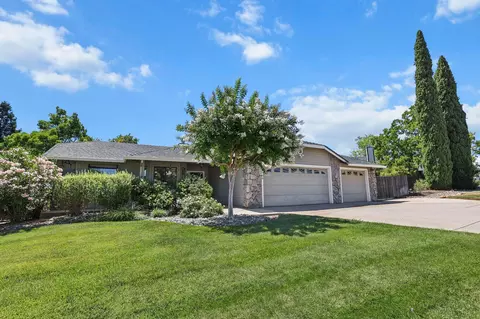 Exterior - 2788 Summerbreeze Pl, Redding, CA 96001 photo 6 of 7