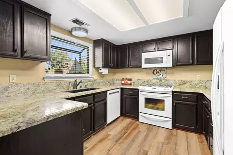 Kitchen - 2788 Summerbreeze Pl, Redding, CA 96001 photo 1 of 1
