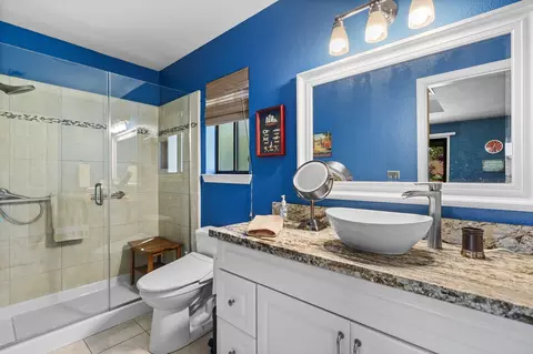 Bath - 2788 Summerbreeze Pl, Redding, CA 96001 photo 1 of 2