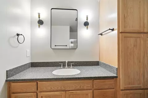 Bath - 2440 Howard Dr, Redding, CA 96002 photo 6 of 7