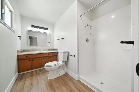 Bath - 2440 Howard Dr, Redding, CA 96002 photo 3 of 7